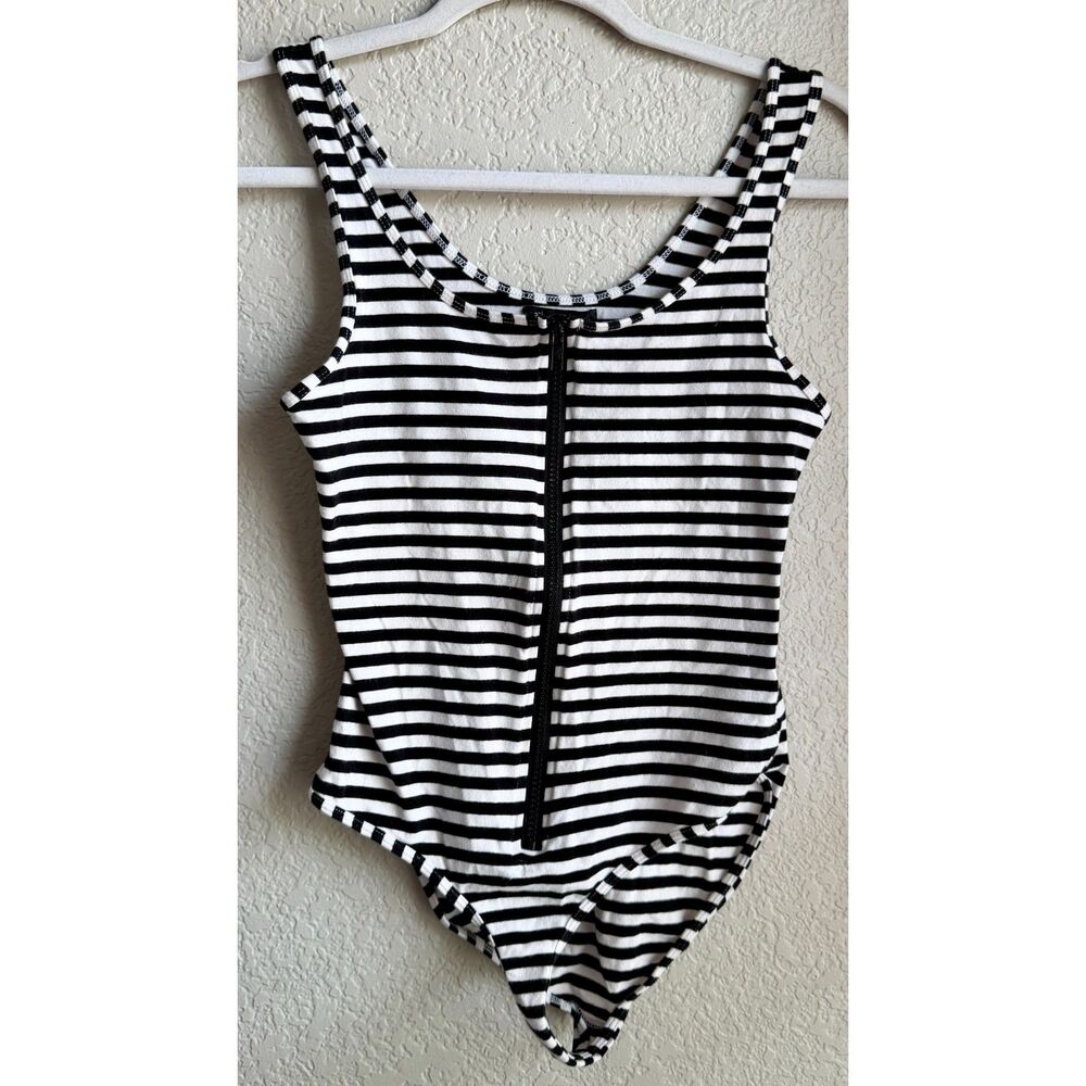 XXI Forever 21 Black White Striped Zip Front Bodysuit Small